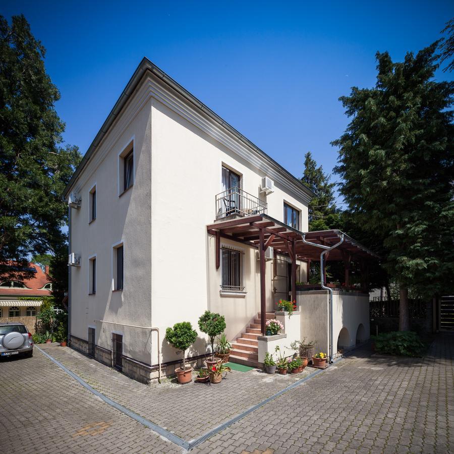 Villa Cecile Шопрон Экстерьер фото